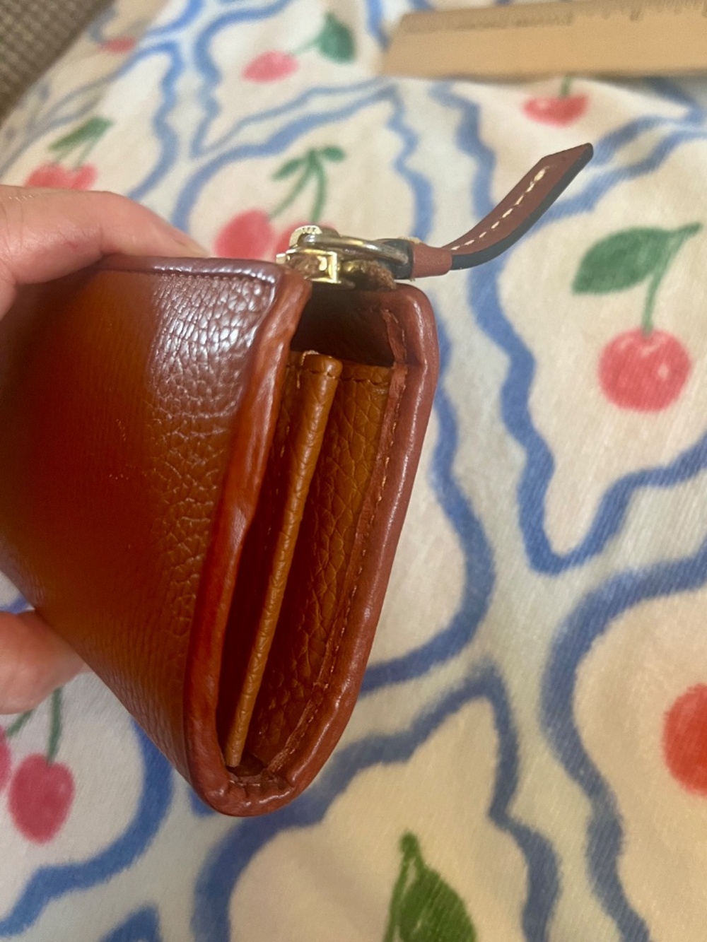 Like new Dooney & Bourke brown leather wallet - Picture 11 of 16